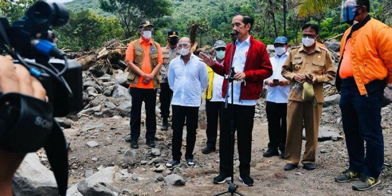 Jokowi Instruksikan Pencarian Korban Bencana NTT Gunakan Alat Berat