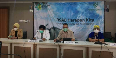 Perjuangan Tim Dokter Pisahkan Bayi Kembar Siam Selama 25 Jam