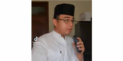 Gaya Pengguna Tiktok Ini Mirip Anies Baswedan