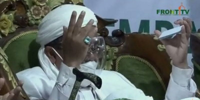 Habib Rizieq Shihab Raih Gelar Doktor dari Universitas Malaysia