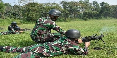 Tetap Berlatih Di Bulan Ramadhan, Yonif 2 Marinir Gelar Latihan Menembak SMR