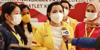 Peringati Hari Kartini, IIPG Berbagi dengan Nakes dan Pengemudi Ojol Perempuan
