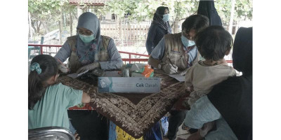 Klinik Apung Sambangi Warga Kepulauan Seribu