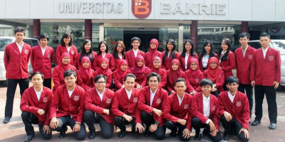 Universitas Bakrie Peringkat 2 PTS Terbaik di Indonesia