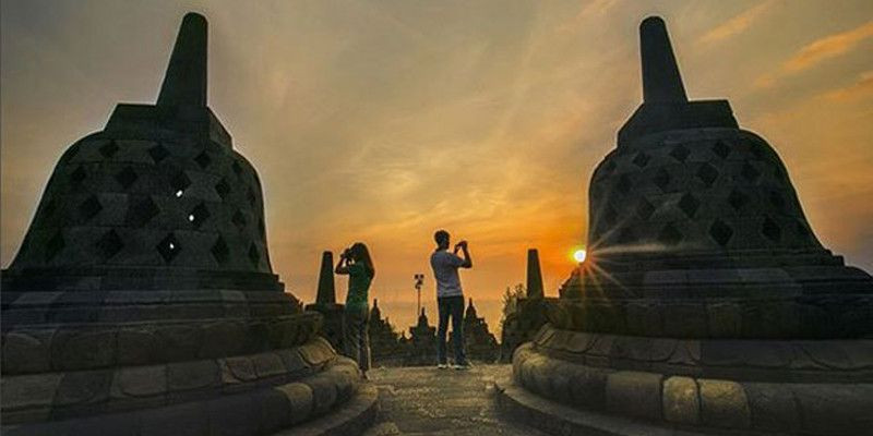 Menikmati Indahnya Surya Tenggelam dengan Paket Borobudur Sore 