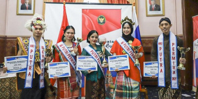 Cara Unik Mahasiswa Indonesia di Rusia Peringati Hardiknas