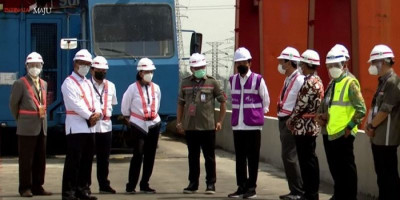 Bareng Dubes China, Jokowi Tinjau Proyek Kereta Cepat yang Sudah Rampung 70 Persen