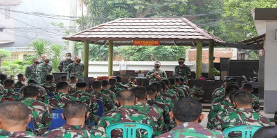 Danyon Zeni 1 Marinir Berikan Jam Komandan Pasca Libur Idul Fitri 1442 H