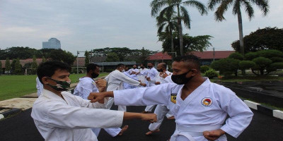 Prajurit Yonmarhanlan III Asah Kemampuan Karate