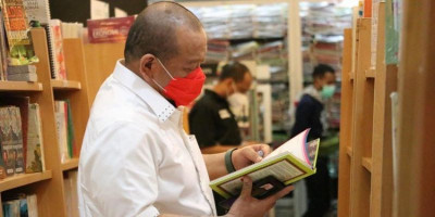 Harbuknas 2021: Generasi Milenial Banyak Gunakan Gadget, Makin Jarang Sukai Baca Buku