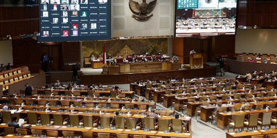 Mantab, 575 Anggota DPR Dapat Plat Nomor Kendaraan Khusus