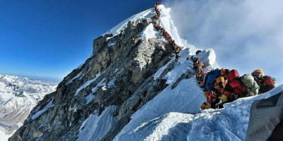 Tiga Orang Ini Pecahkan Rekor Pendakian Gunung Everest