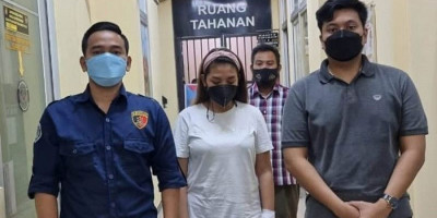 Tega Banget, Perempuan Ini Aniaya Anak Kandungnya yang Berusia 15 Hari