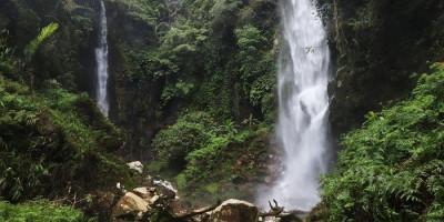 Nikmati Kesejukan dari Mata Air Gunung Galunggung di Curug Badak 