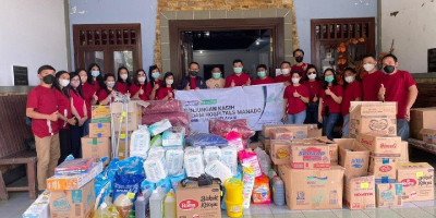 Siloam Hospitals Manado Berbagi Kasih dengan Panti Sosial dan Panti Asuhan