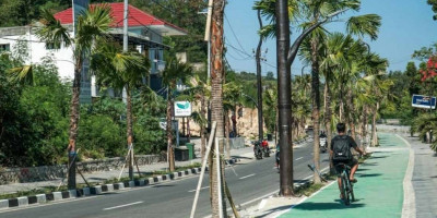 Ubah Wajah Labuan Bajo, Kementerian PUPR Bangun Trotoar Premium