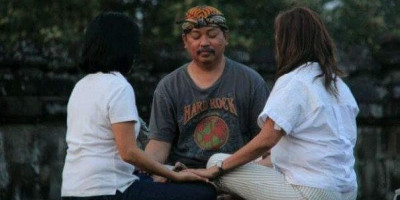 Menenangkan Jiwa dan Meningkatkan Imun Tubuh Melalui Yoga