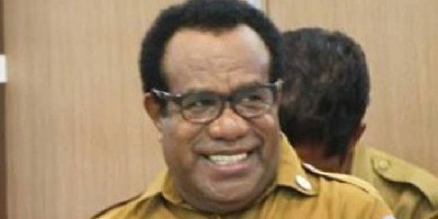 Jadi Plh Gubernur Papua, Massa Enembe Palang Pintu Sekda Papua Dance Yulian Flassy