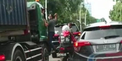 Pengemudi Pajero yang Aniaya Sopir Truk Kontainer di Jakut Dibekuk di Bandara