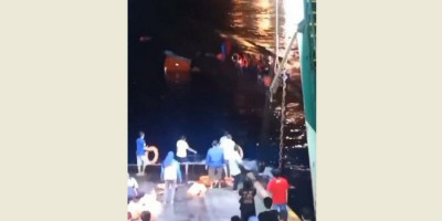 Breaking News: Kapal Ferry Pecah Lambung di Pelabuhan Gilimanuk, Sejumlah Kendaraan Tenggelam