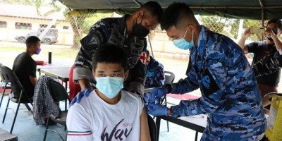 Lanud Silas Papare Terjunkan Tim Medis dalam Serbuan Vaksinasi Covid-19 Terintegrasi