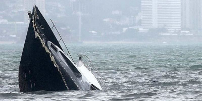 Cuaca Buruk, 14 Kapal Motor Milik Nelayan Tenggelam di Kalbar