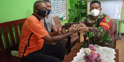 Warga Papua Serahkan Senjata Diduga Peninggalan Perang Dunia II ke TNI