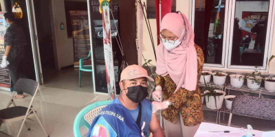 PasarTasik Cideng Gelar Program Ayo Vaksin Berkolaborasi Polsek Gambir