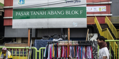 Pasar Tanah Abang Dibuka, Pedagang dan Pengunjung Wajib Tunjukkan Kartu Vaksin