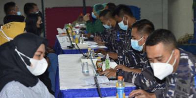 TNI AL Korps Marinir Terus Menerus Laksanakan Vaksinasi 