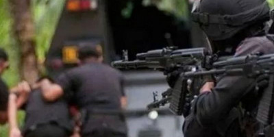 Baku Tembak, Buronan Pemasok Senjata KKB Dibekuk Petugas 