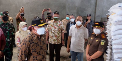 Menko PMK Muhadjir Effendi: Persoalan Beras Basah di Pandeglang Tidak Ada Masalah