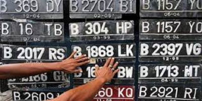 Warna Plat Kendaraan dengan Dasar Hitam dan Tulisan Putih Berubah Tahun Depan
