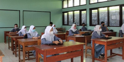 Jokowi: Kalau Pelajar Sudah Divaksin, Silakan Belajar Tatap Muka