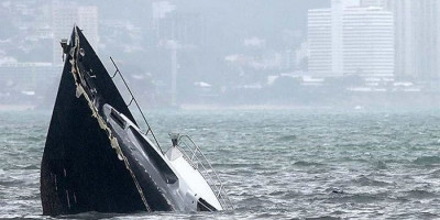 KM Putri Ayu 3 Terbalik dan Tenggelam, 2 Korban Ditemukan Meninggal dan 5 Lainnya Masih Hilang