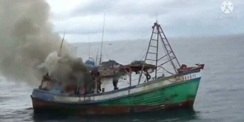 Viral Video PSDKP Tembak Kapal Ikan Vietnam hingga Tenggelam di Laut Natuna
