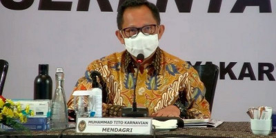 Mendagri Tito Tegur 10 Kepala Daerah Soal Insentif Nakes