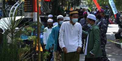 Korps Marinir TNI AL Ajak Para Santri Ponpes Al Istiqomah Bogor Ikuti Serbuan Vaksin 