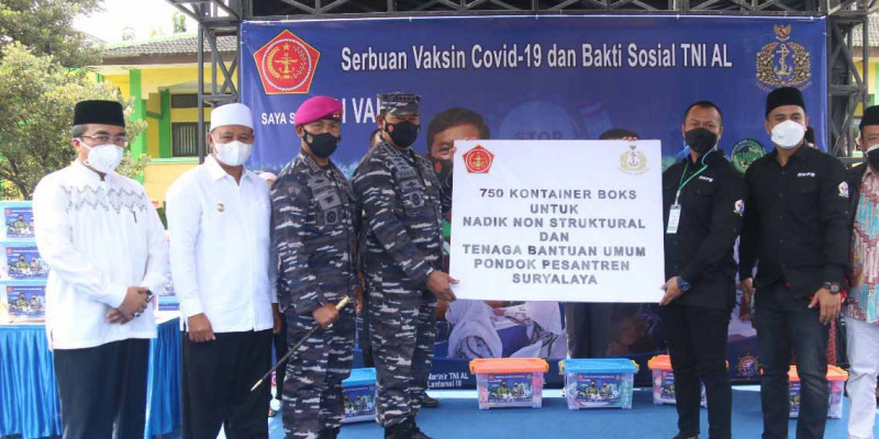 Tidak Hanya Masyarakat Maritim Korps Marinir TNI AL Juga Memvaksin  Ke Pondok Pesantren   
