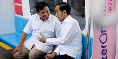 Elektabilitas Prabowo Menurun Akibat Blunder Puji Keberhasilan Jokowi