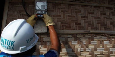 PLN Berhasil Nyalakan Listrik di 1.512 Desa, Rasio Elektrifikasi Bengkulu Capai 99,93 Persen