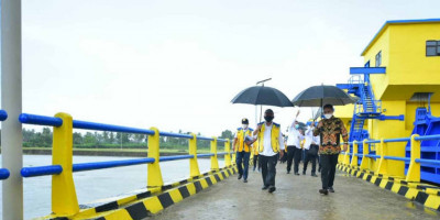 Menteri Basuki Minta Jaga Fungsi Tampungan Air Danau Tempe di Kabupaten Wajo