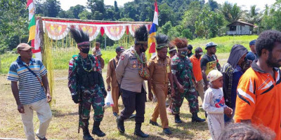 Satgas TNI Hadiri Pembentukan 2 Kampung Baru di Mamberamo Raya 