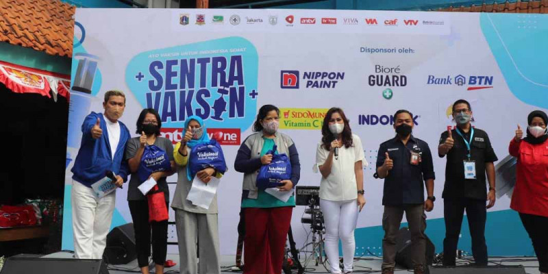  Bakrie Amanah Bagikan Sembako di Sentra Vaksin ANTV & tvOne 