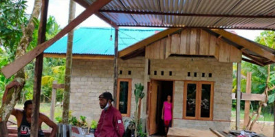 Kementerian PUPR Serahkan 110 Unit Hunian  Program Bedah Rumah di Teluk Wondama Papua