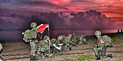 Prajurit Pasmar 2 Korps Marinir Laksanakan Pendaratan di Banongan
