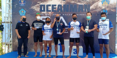 Marinir Juarai Lomba Renang 10 Km Oceanman Open Water Swimming 2021 