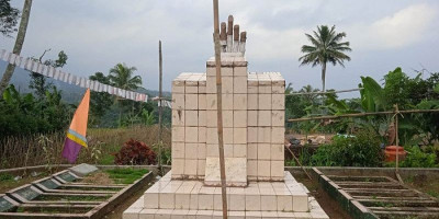 Mengenal Petilasan Makam Sepuluh di Kampung Bojong Menteng Sukabumi