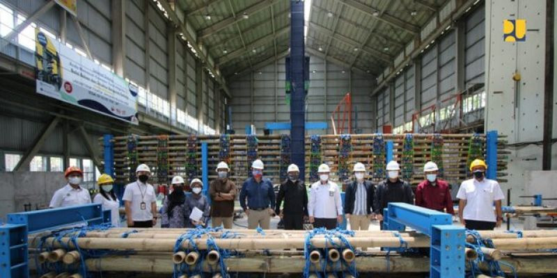 Kementerian PUPR Lakukan Pengujian Kekuatan Bambu Untuk Peningkatan Daya Dukung Tanah Dasar Konstruksi Tol Semarang-Demak