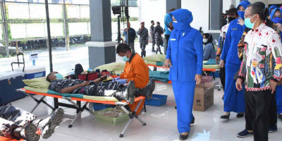 Sambut HUT Ke -76  TNI, 500 Prajurit Korps Marinir TNI AL Donorkan Darahnya.